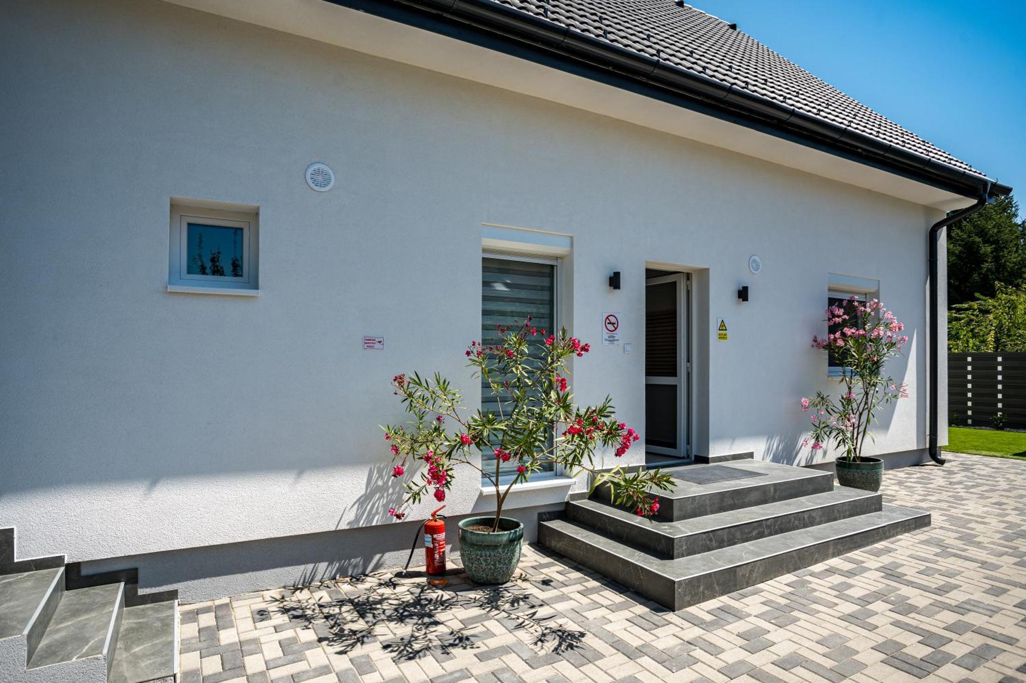 שיופוק Balatonic Lime Apartmanhaz מראה חיצוני תמונה